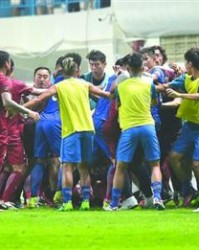  那不勒斯球迷冲突导致赛事延期  